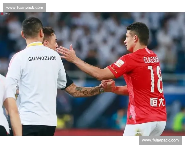 以斯威vs强敌正面对决赛季走势与关键球员全面解析战术博弈胜负悬念前瞻